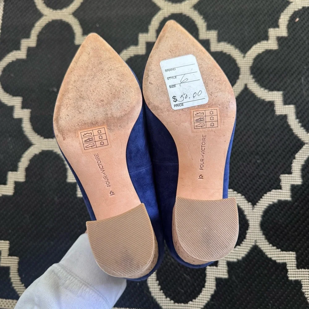 Pour La Victoire Navy Suede Block Heels